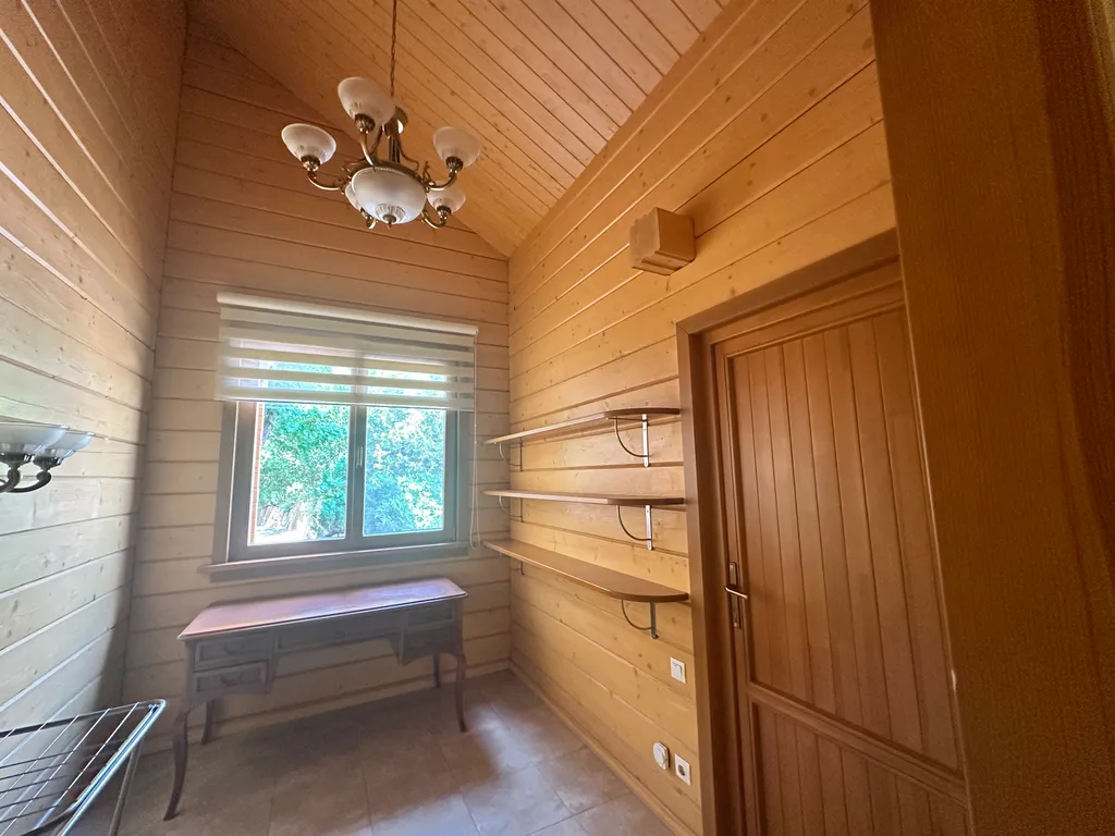 Деревянный дом с приватной территорией