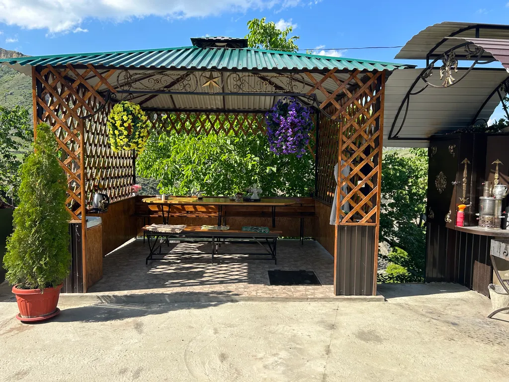 Большой уютный дом