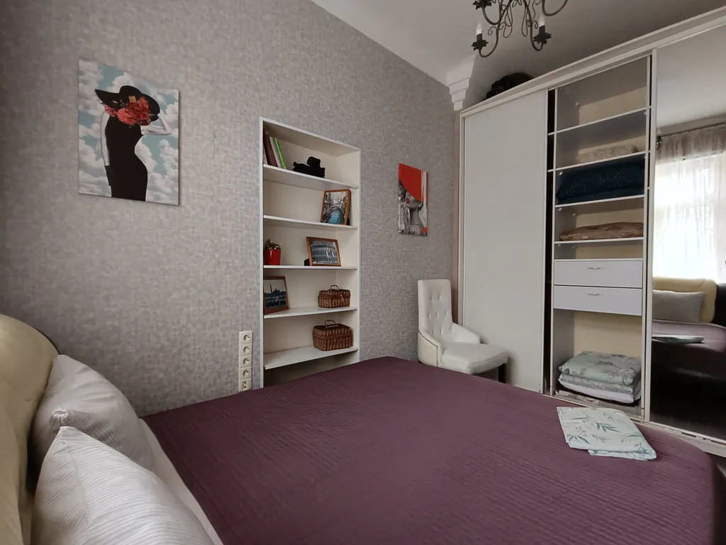 Квартира возле штаба округа и ТЦ Счастье