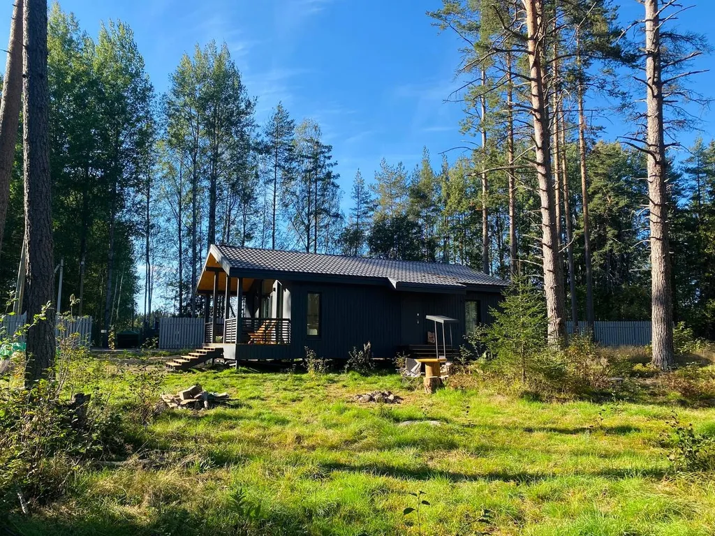 Современный дом с панорамными окнами