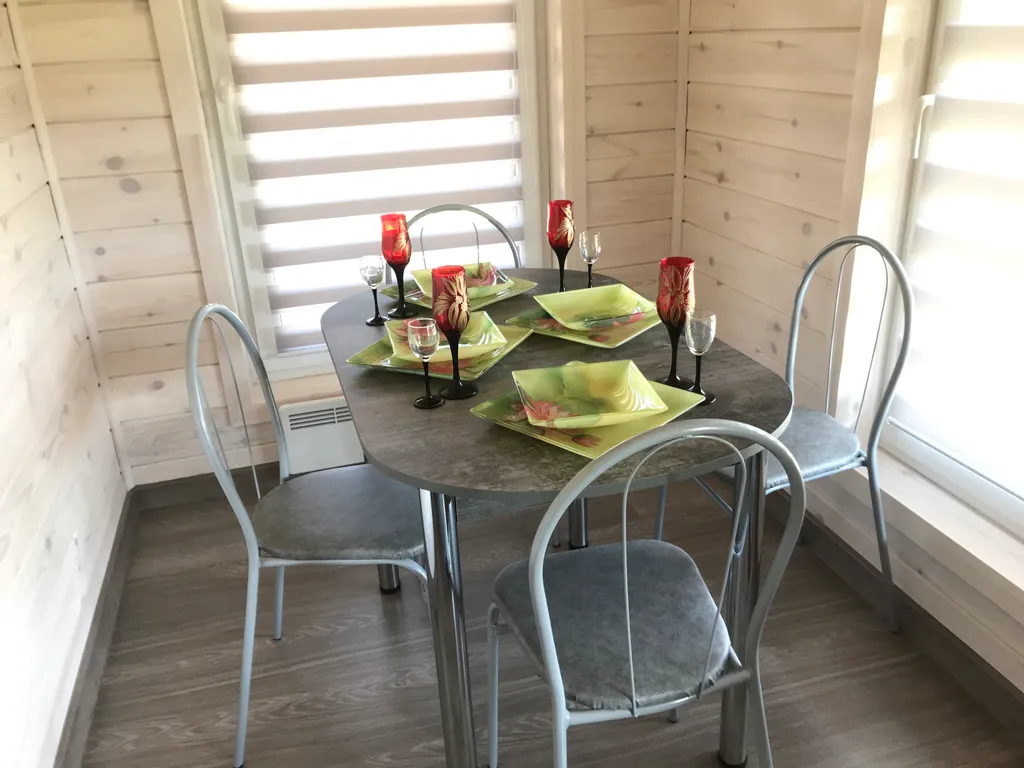 Коттедж Домик у лесного озера — Приозерск