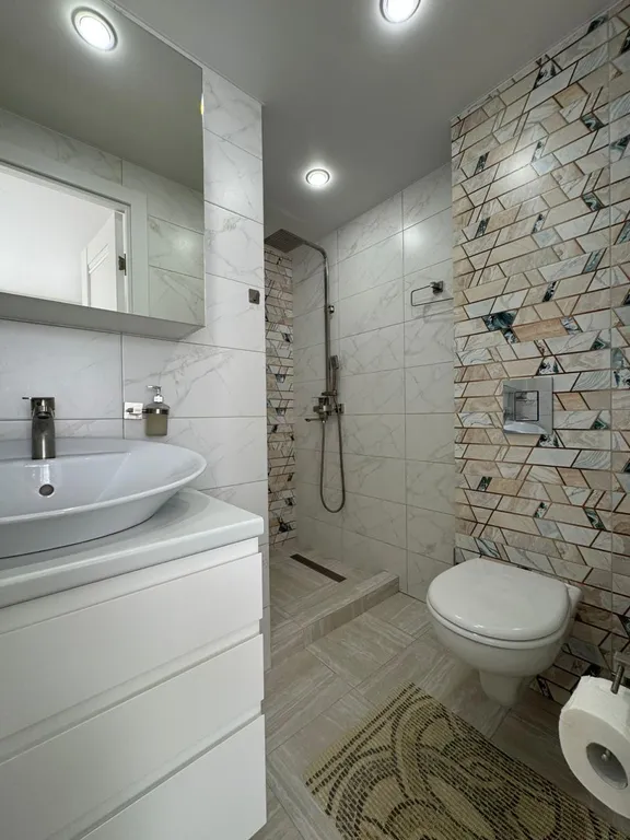 Трехэтажный таунхаус на море