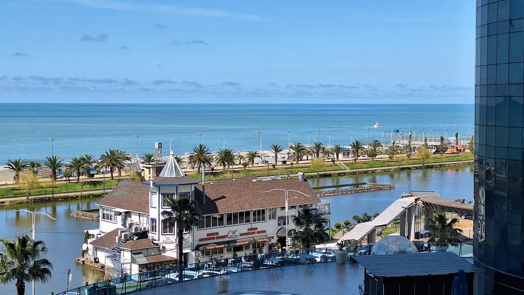 Orbi City - с видом на море