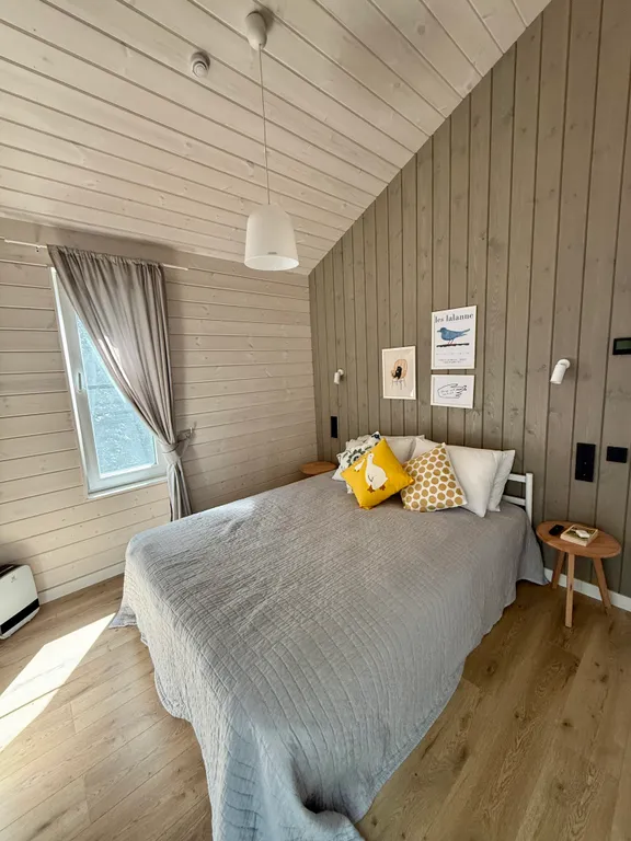 Семейный дом с панорамной сауной и камином