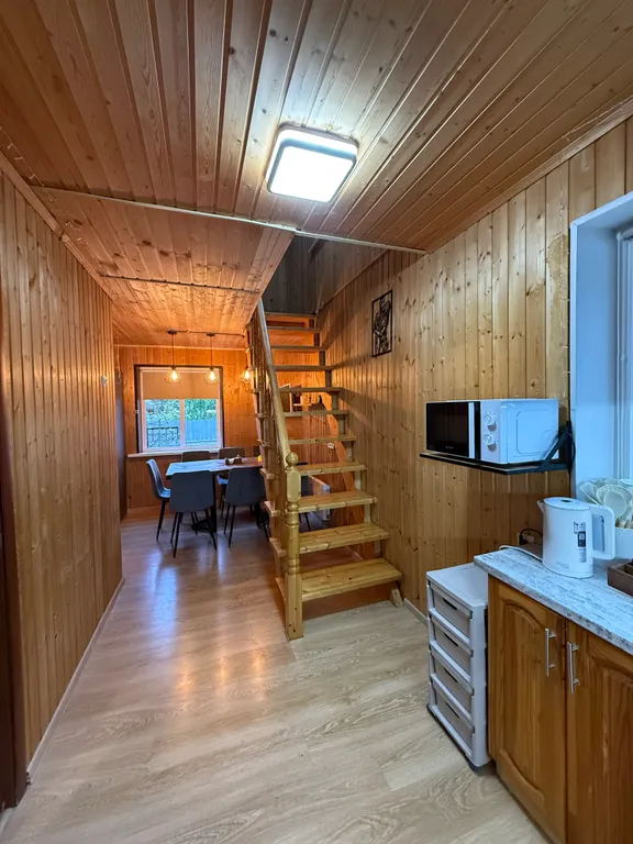 Дом 85m2 — с бассейном, с видом на лес, с кухней