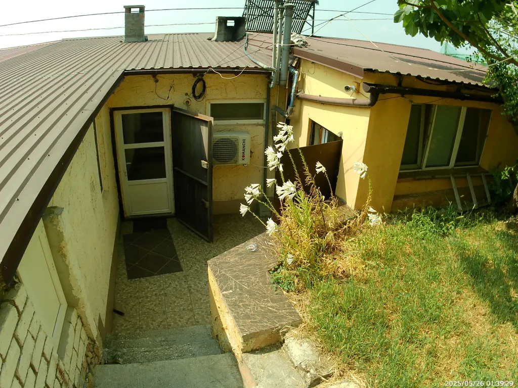 Дом-эллинг на берегу Керченского пролива