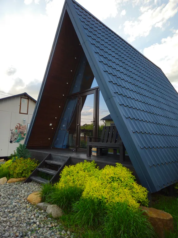 Домик треугольник на 4 человек