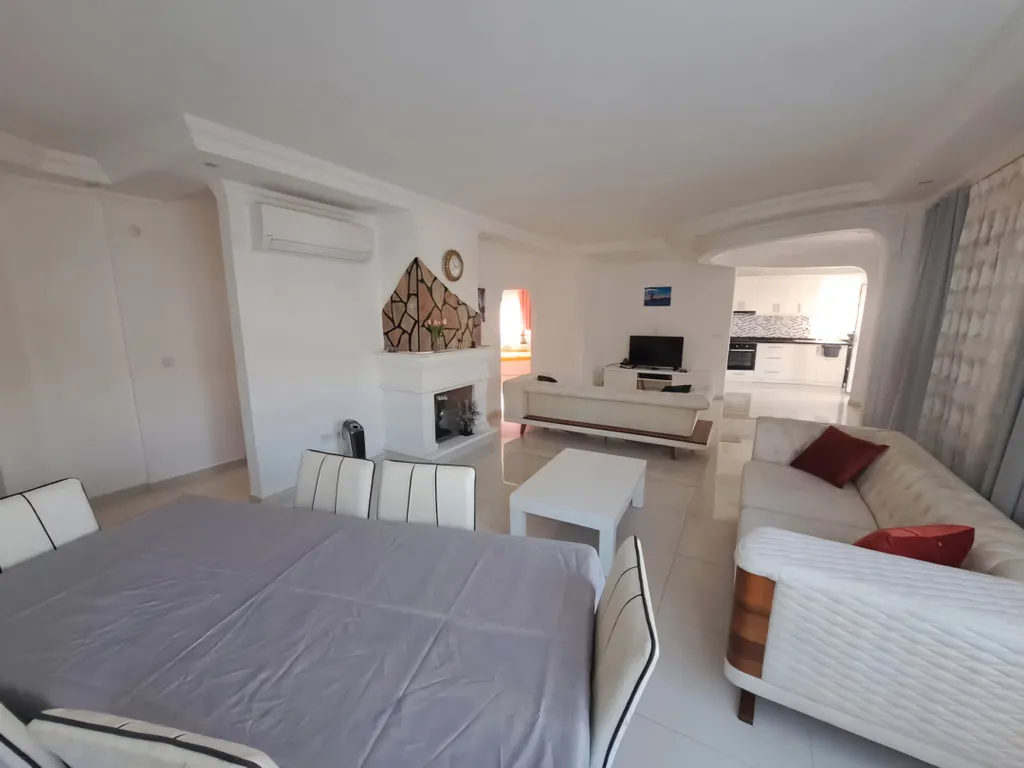 Частная вилла с собственным бассейном