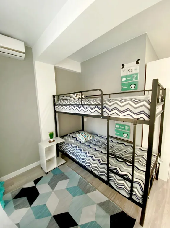 Студия на первой береговой