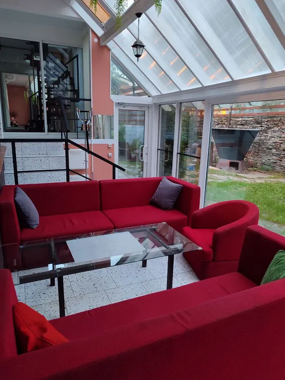 Вилла с гриль-верандой, сауной, купелью и джакузи