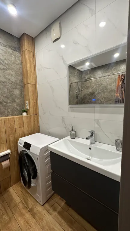 Новая комфортна квартира в центре