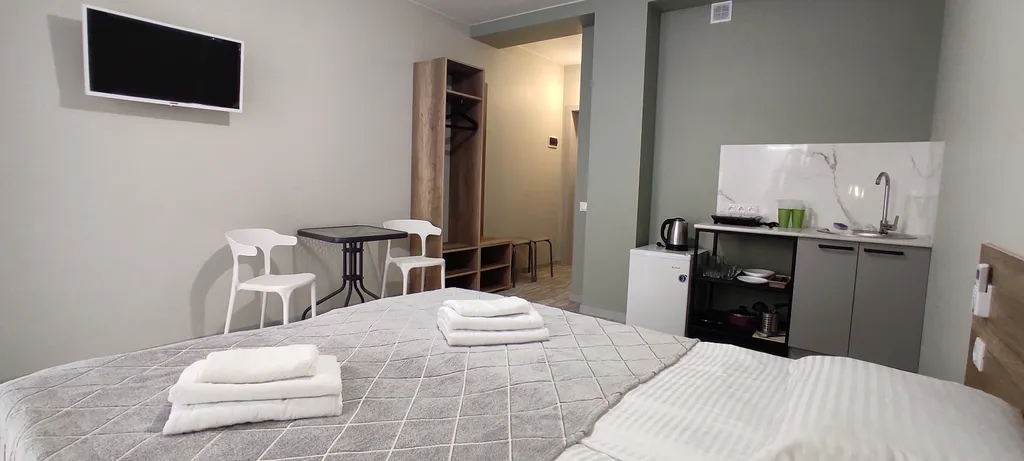 Уютная комната с видом на море