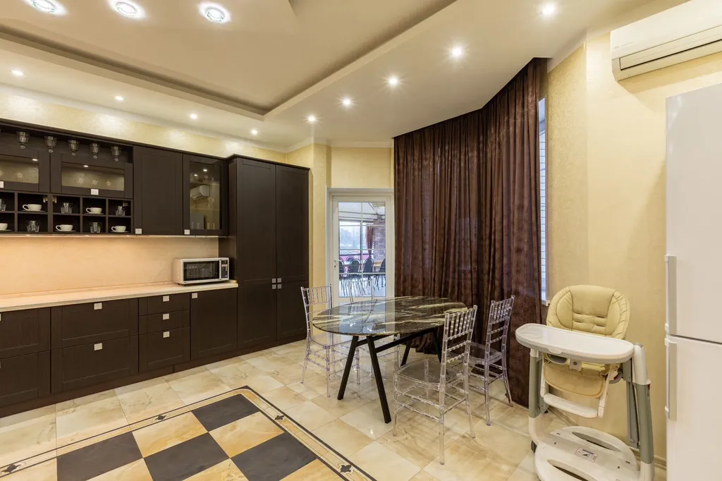 Коттедж с бассейном