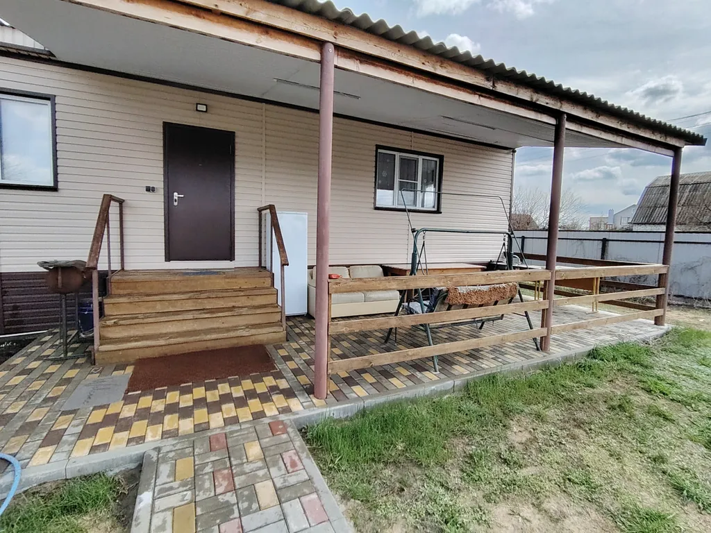 Большой дом в черте города