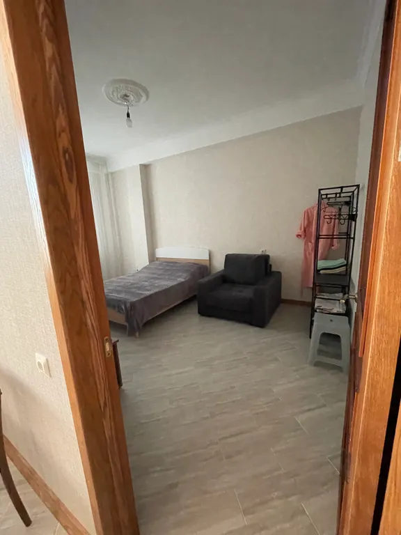 Евротрешка с видом на море, первая береговая, городской пляж