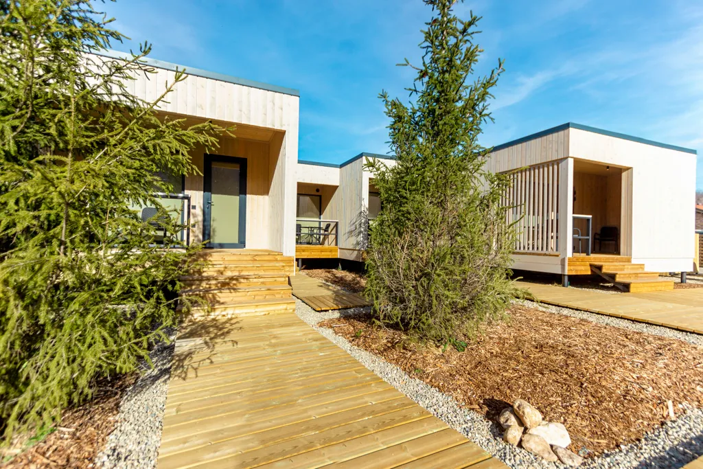 Небольшой домик с видом на Гуамское ущелье