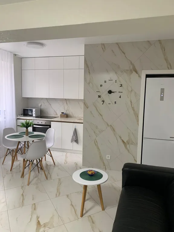 Уютная студия, в центре ленинского района, рядом набережная, сквер Зои