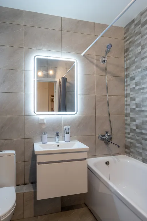 Студия Горизонты Нижнего Оранжево-изумрудный