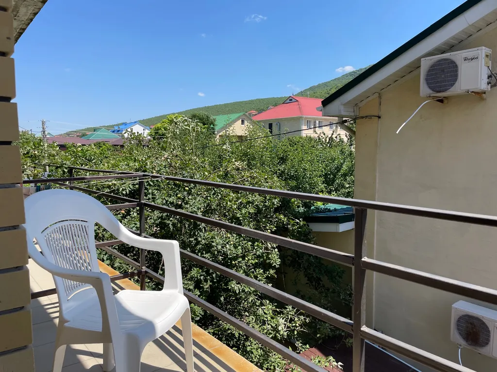 Студия с видом на горы