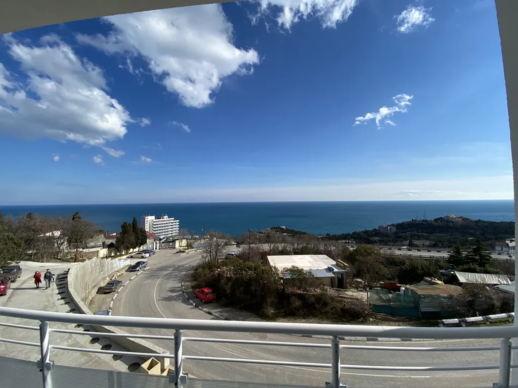 Просторная студия с видом на море и Ласточкино гнездо.