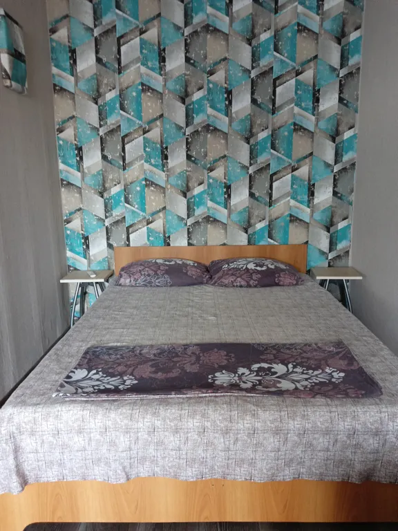 Квартира у Авроры, Алмаза