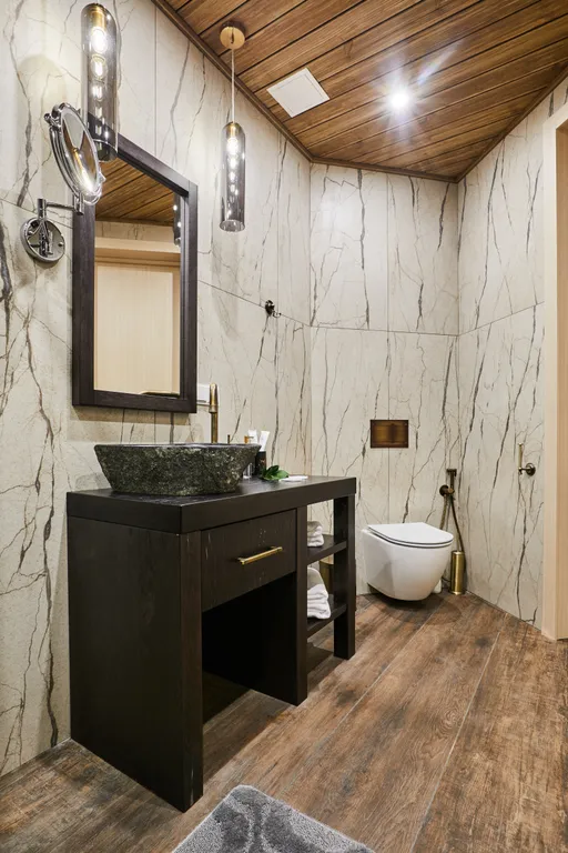 Полулюкс с кроватью размера king-size видом на озеро