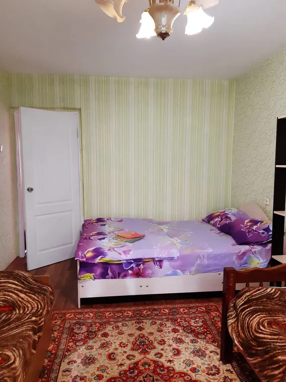 2х комн кв. командированным с балконом, кондиционером у института