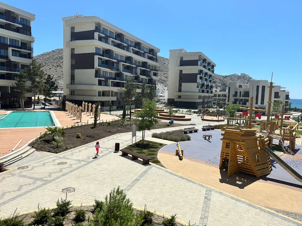 Апартаменты на первой линии с видом на море и горы