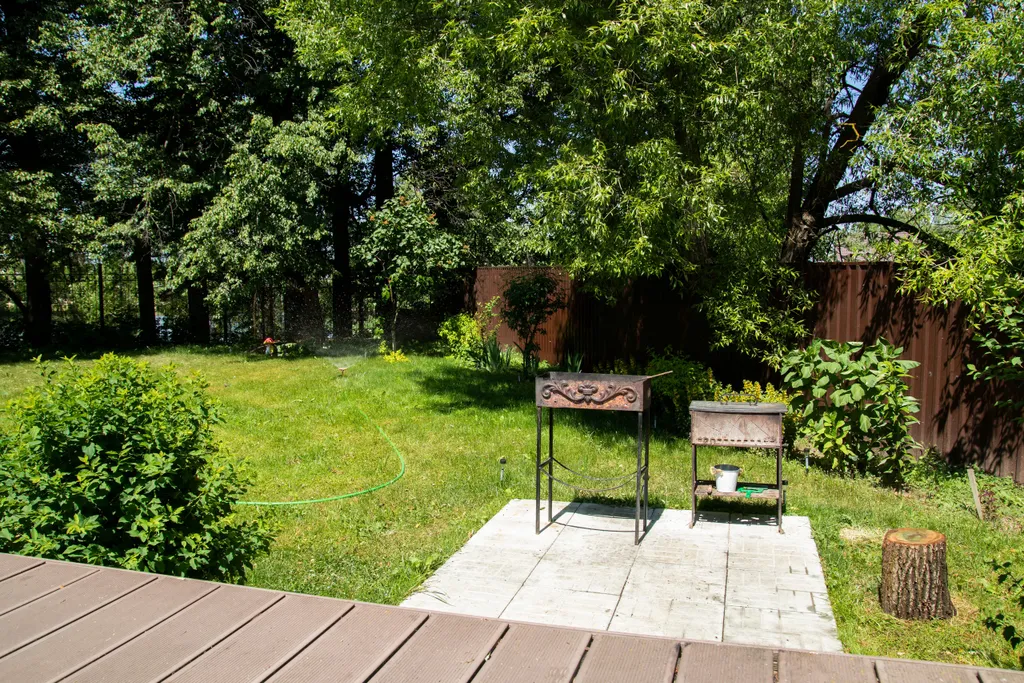 Дом охотника с бассейном для приятного отдыха