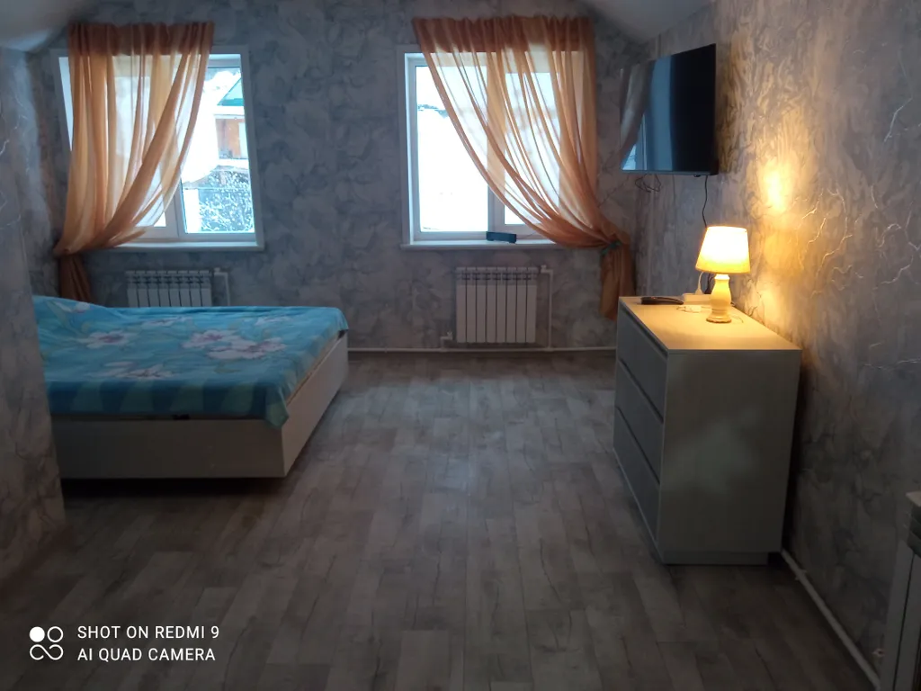 Семейный отдых  на окраине соснового леса