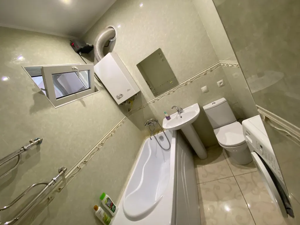 Уютная евродвушка с видом на горы у центра города