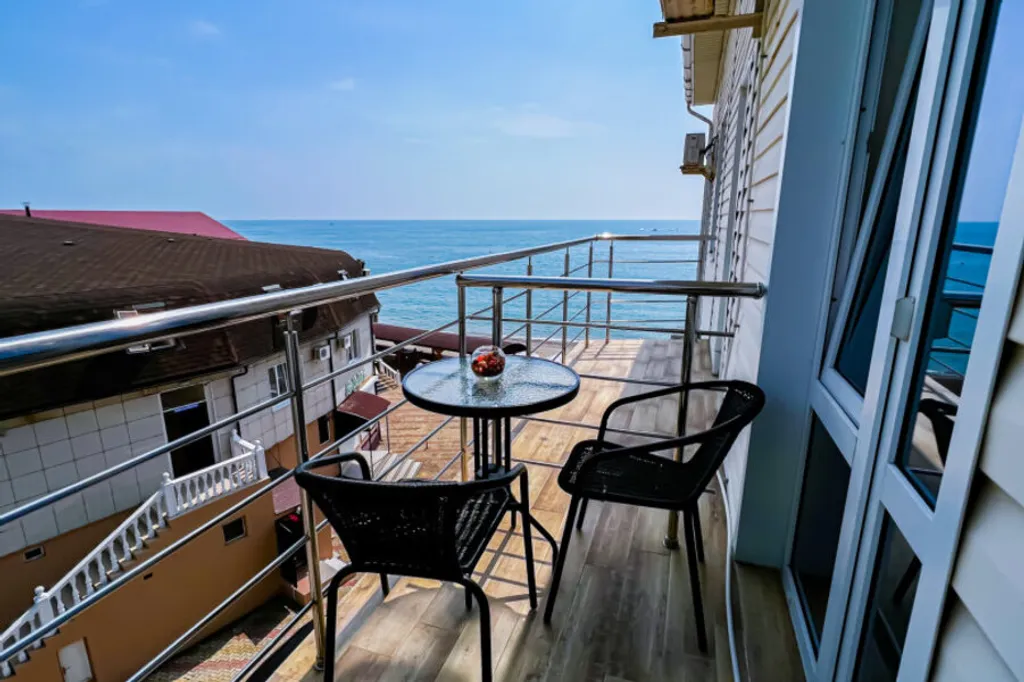 Квартира Трехместный номер с балконом — аренда посуточно в Новомихайловский