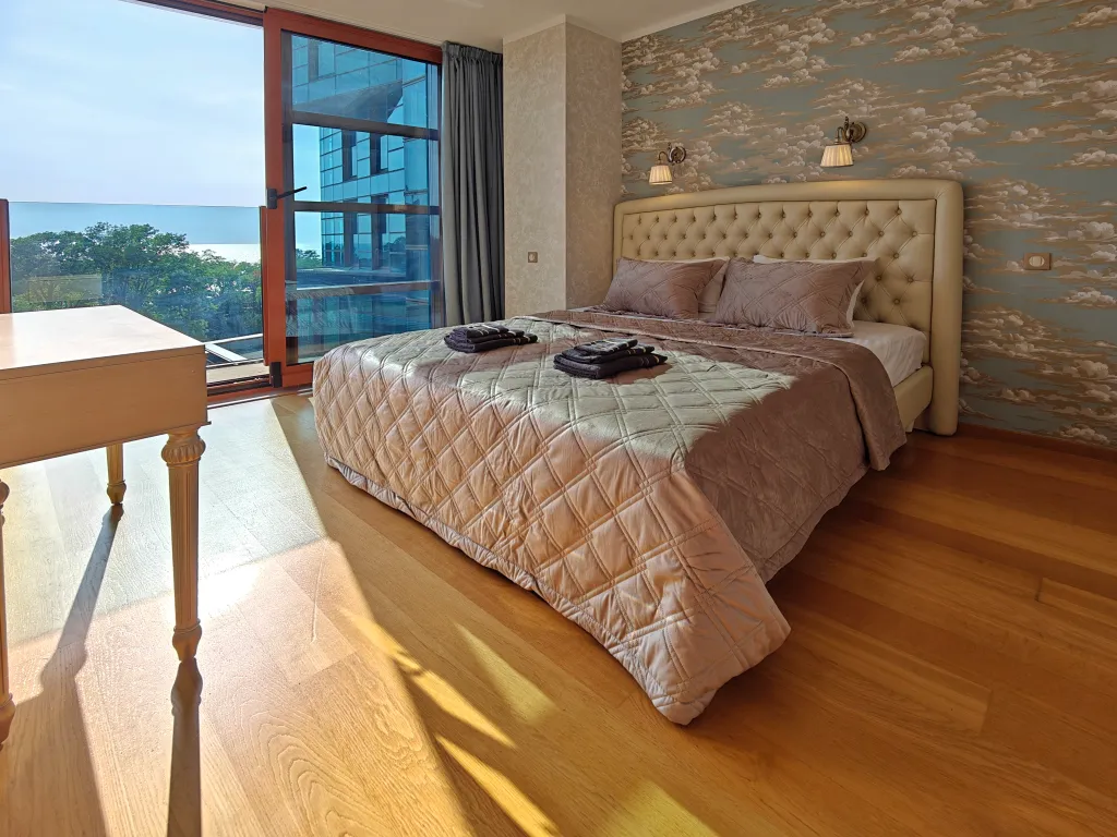 Великолепная квартира в Золотой Бухте