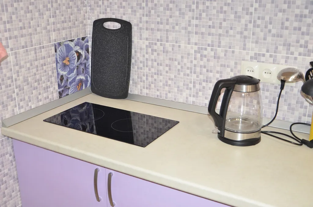 Пол дома с отдельным входом и двором