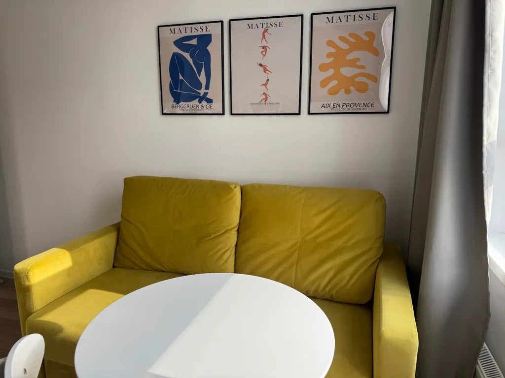 Уютная однокомнатная квартира с невероятным закатом