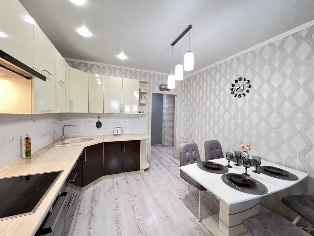 Двухкомнатная ЦЕНТР новый дом