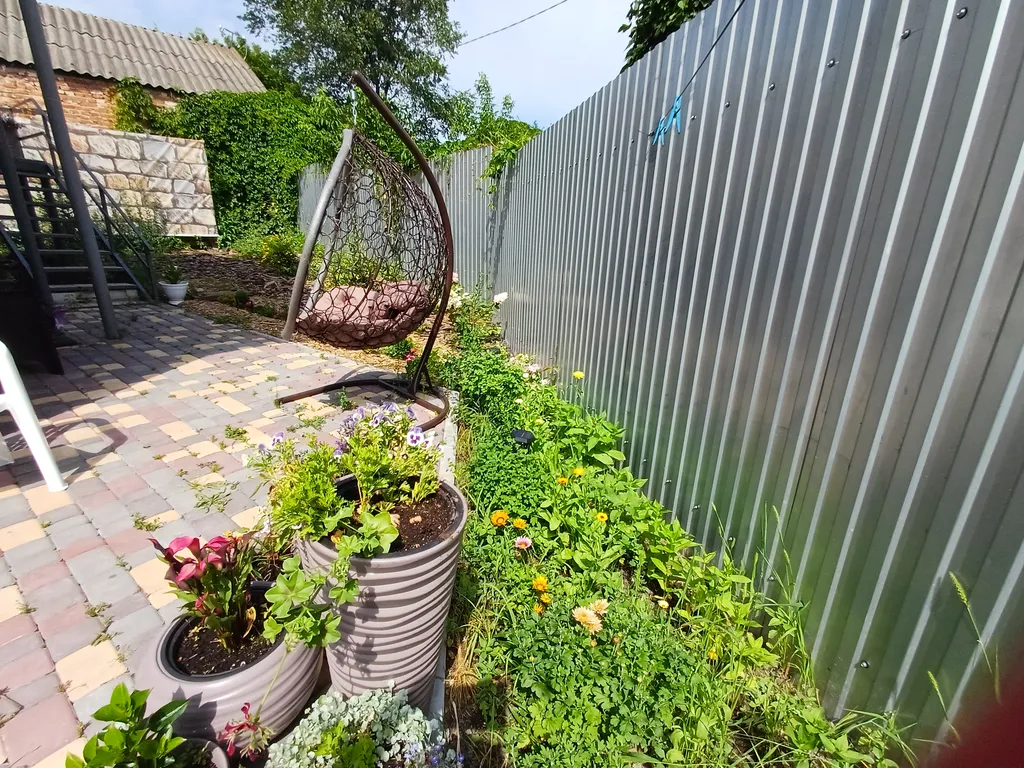 Уютный двухэтажный дом в центре города ( 1 этаж)