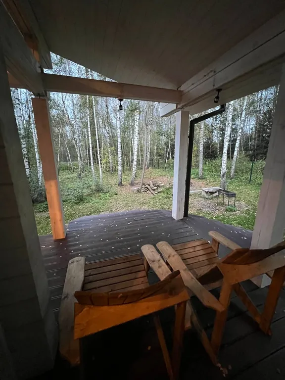 Сказочное шале в лесу