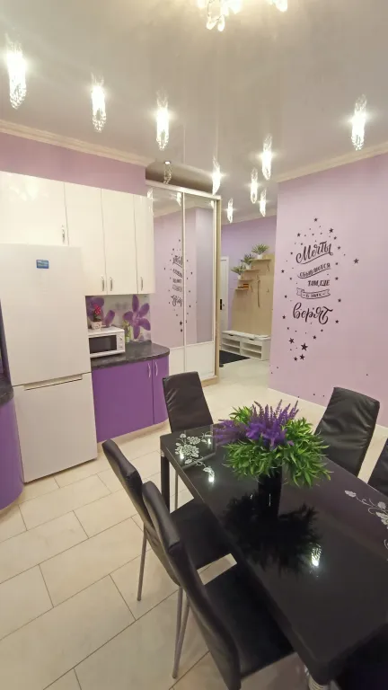 Евротрешка на берегу моря