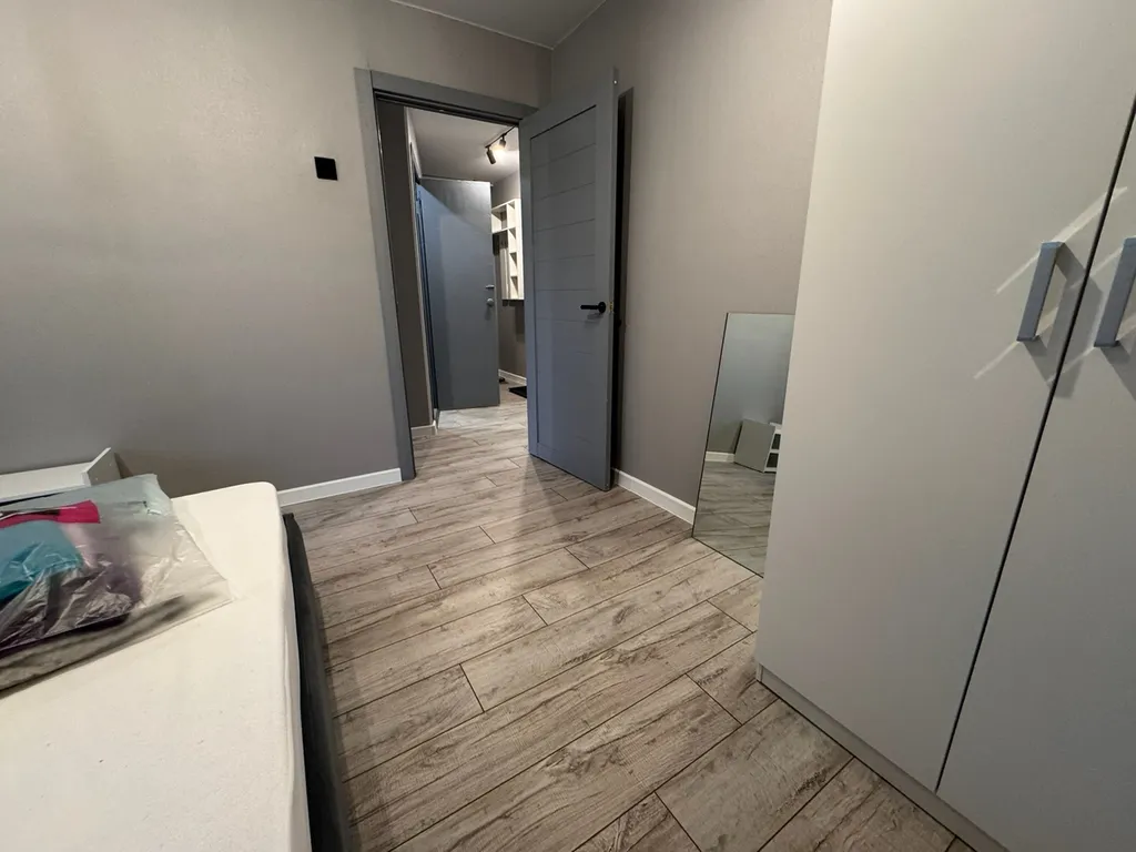 Светлая и чистая квартира с современным ремонтом.