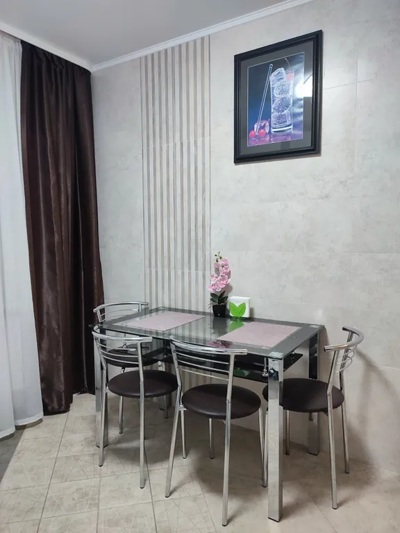 Новые апартаменты в центре, Амфитеатр, парки и старый город рядом.