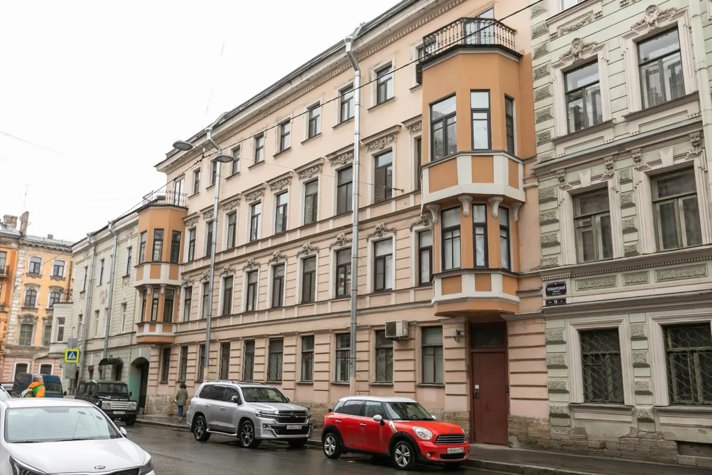 Рядом Невский, торговые центры, метро