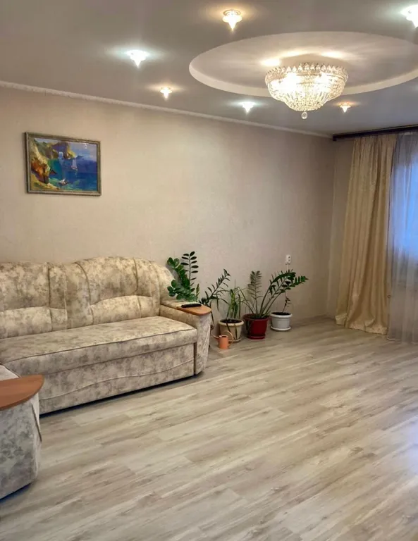 Уютная четырехкомнатная квартира в центре Славянки