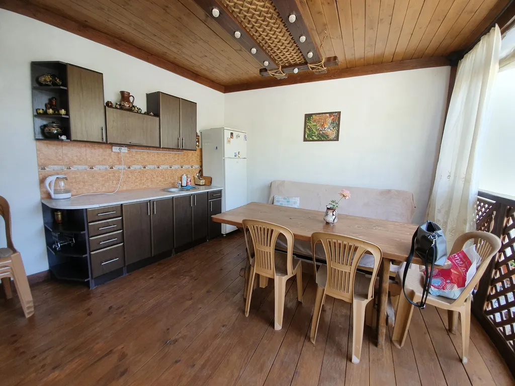 Дом со своим большим двором