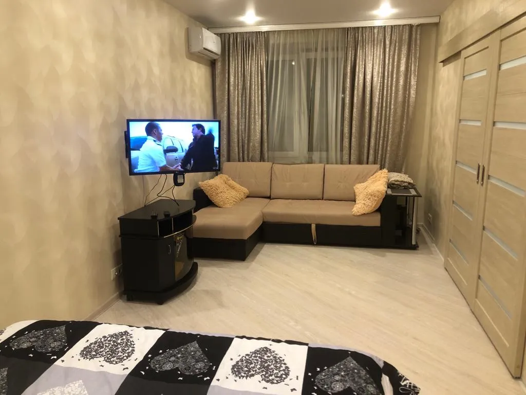 Адам и Ева, отличная квартира для хороших людей