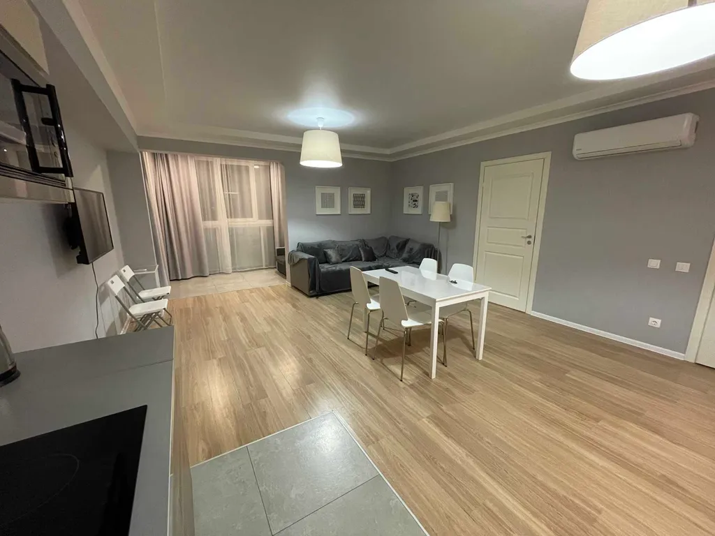 Большая квартира у центрального песчаного пляжа