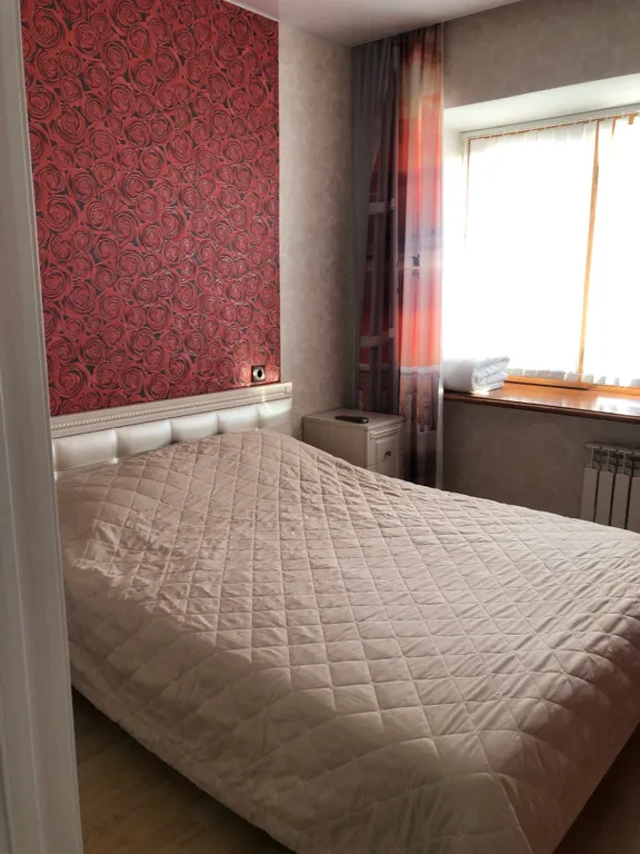 Уютная двушка в хорошем доме возле ЦУМа, рядом с Новогодней Елкой