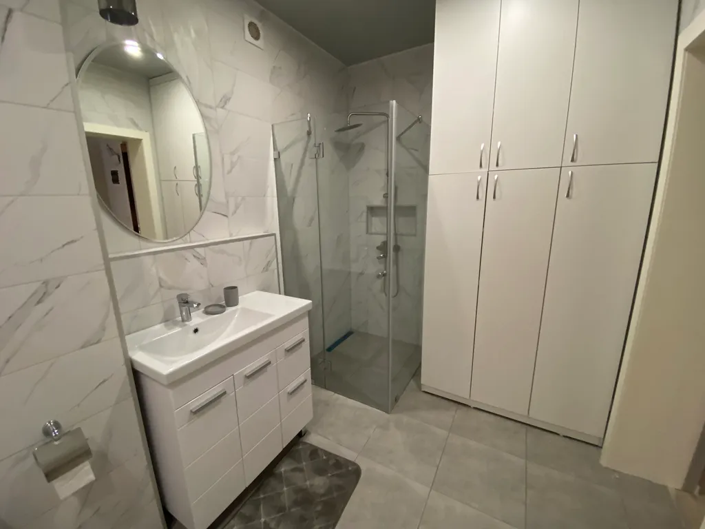 Трёхкомнатная квартира в центре с новым ремонтом