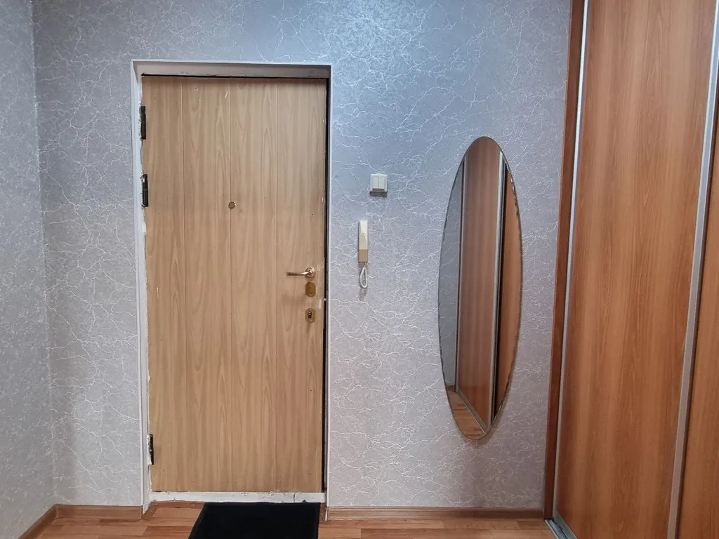 Квартира Уютная однокомнатная квартира в 5 минутах пешком до 20 больницы — Красноярск