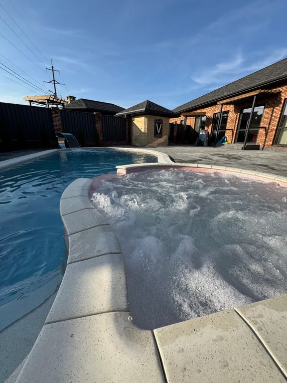 Апартаменты V с бассейном